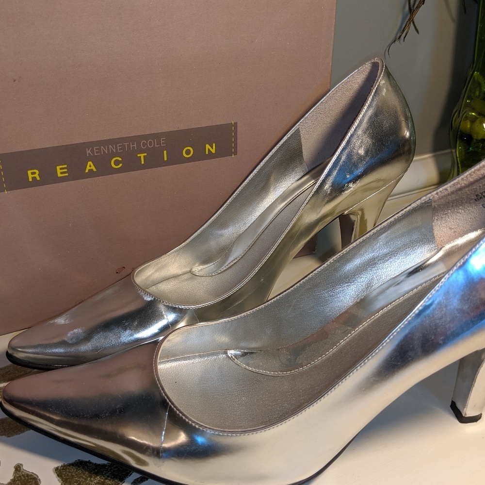 Kenneth Cole Silver Metallic Heels EUC